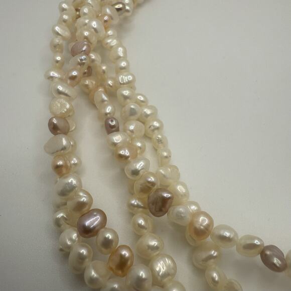 Vintage Faux Pearl Necklace Multi Strand White Pink Purple 16.5” - Picture 3 of 11